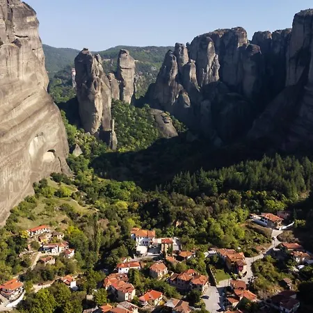 Pyrgos Adrachti מלון 3*