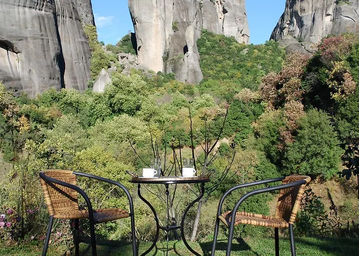 Pyrgos Adrachti מלון 3*