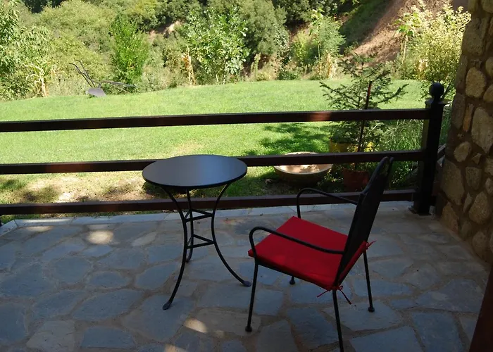 Pyrgos Adrachti מלון