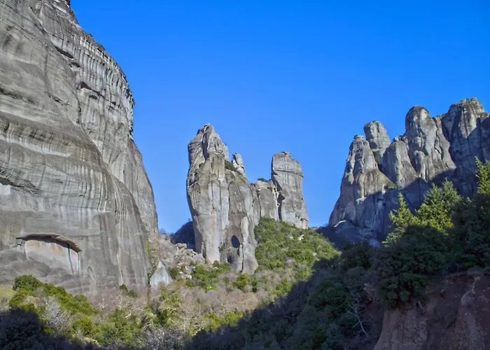 מלון Pyrgos Adrachti 3*